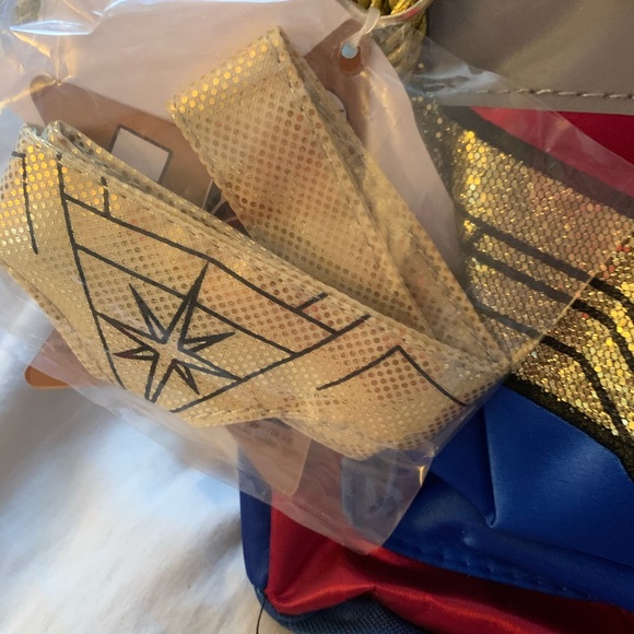 Wonder Woman Backpack - Picture 6 of 10